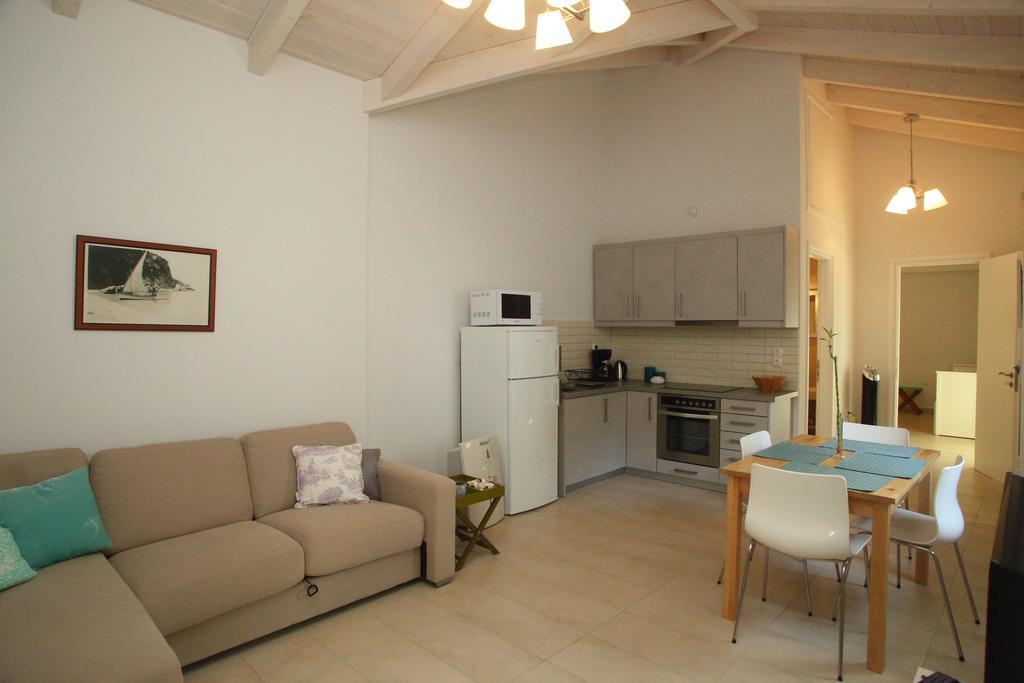 Wild Sea Apartments Áyios Nikítas Pokój zdjęcie